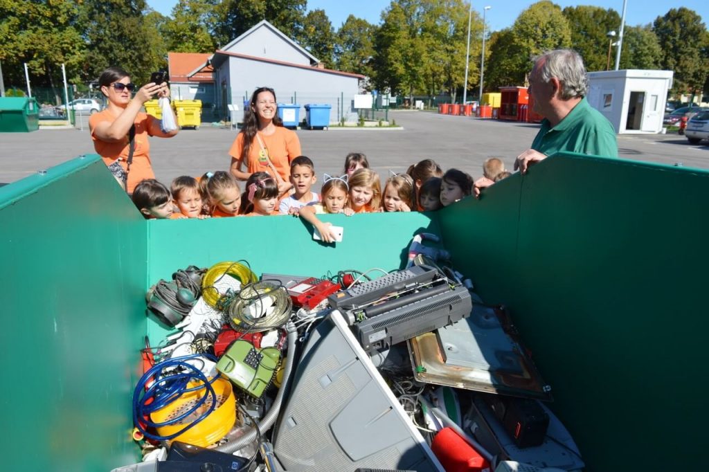 Zvrkani u reciklažnom dvorištu učili razdvajati otpad