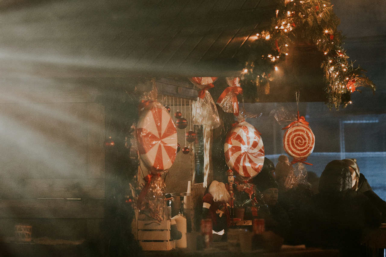 Na gradskom korzu deset adventskih kućica