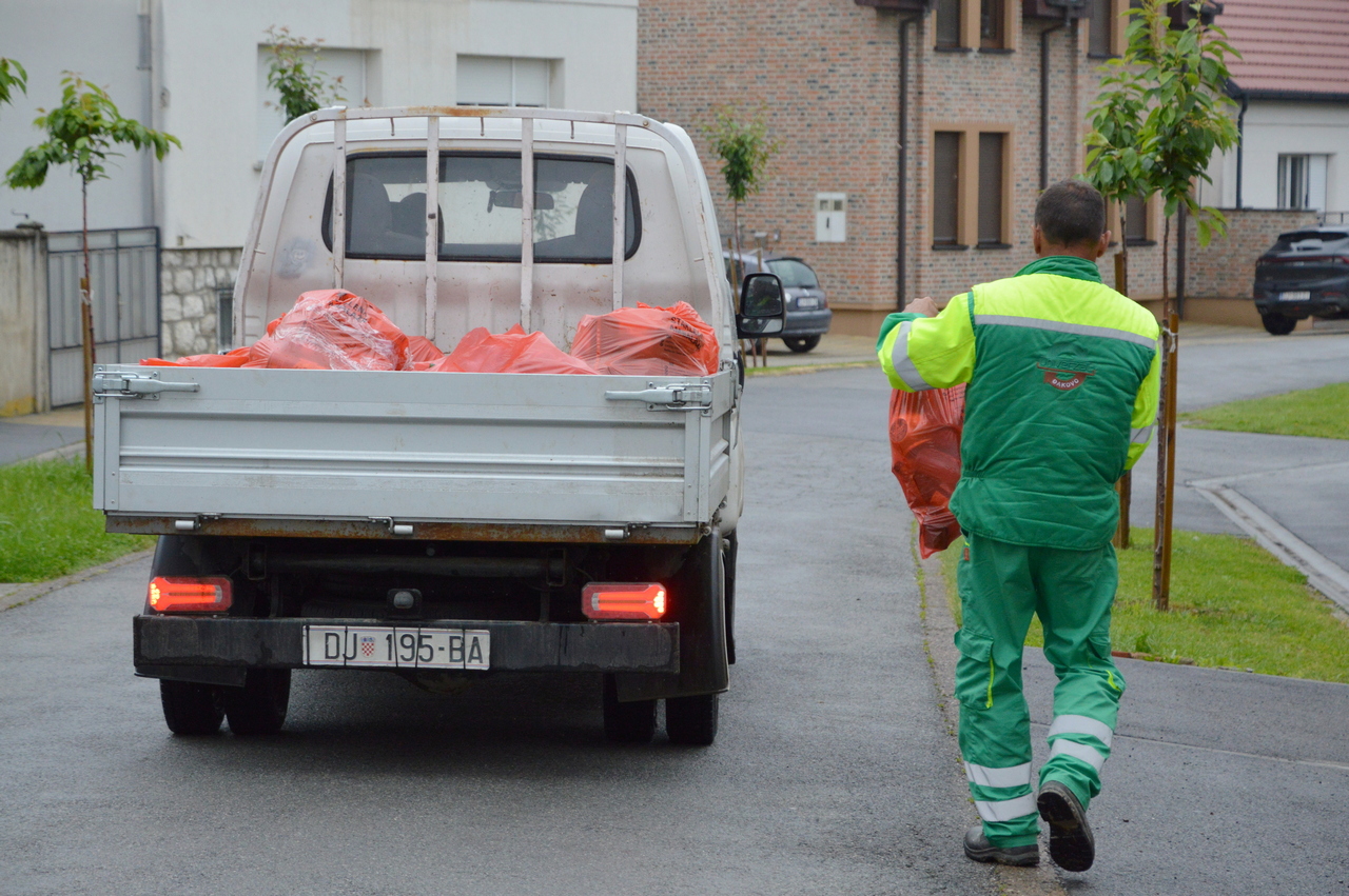 Na kućnom pragu odvojeno 28,5 tona stakla i metala