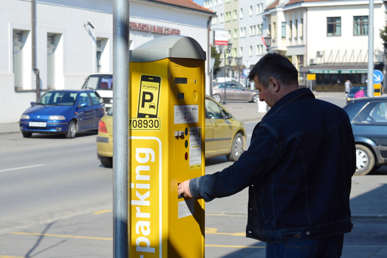 Privremeno prekinuta naplata na javnim parkiralištima
